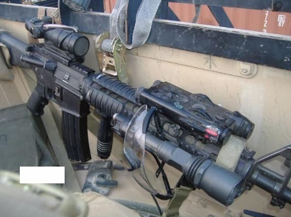 M961 Weaponlight CREE LED w/ QD Thumbscrew Mount