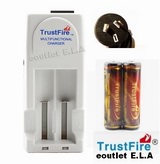 TRUSTFIRE 18650 Intelligent Charger + 2x TF 3000mAh Battery PRO